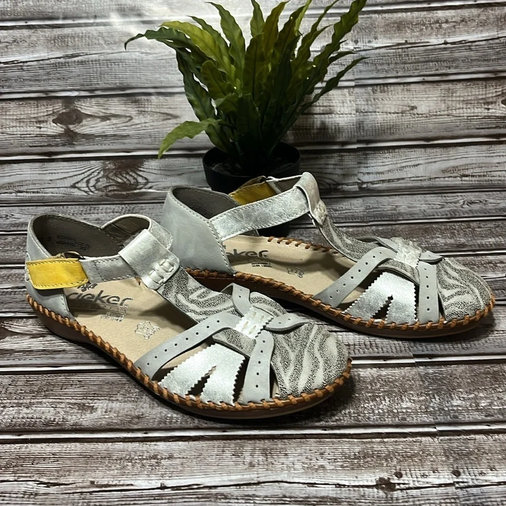 Rieker Silver Leather Closed in Sandal Shoe Women’s Size 39/8